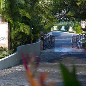 garza-blanca-resort-beachside-access